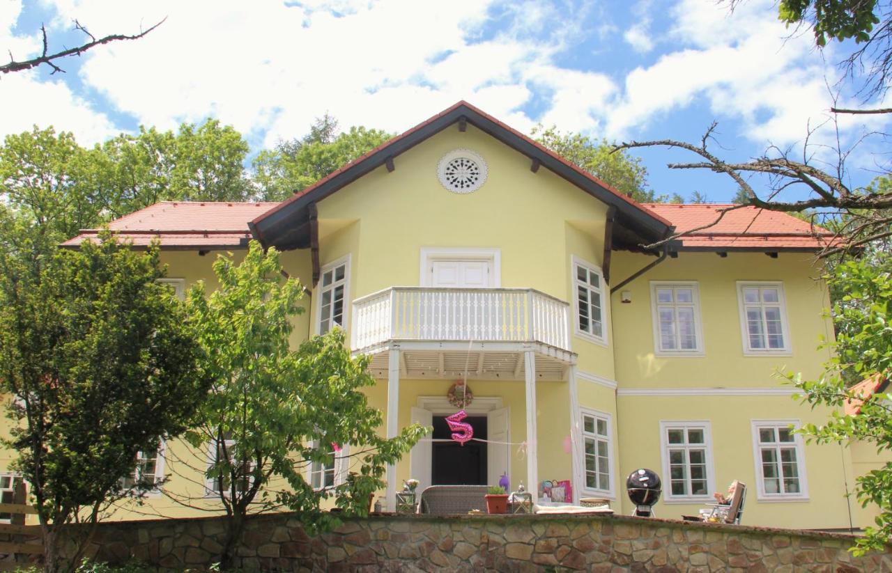 Lovecky Zamecek Pod Milesovkou Teplitz Exterior foto