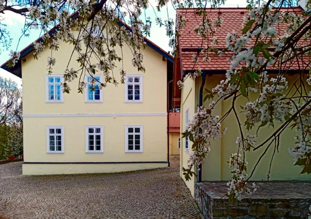 Lovecky Zamecek Pod Milesovkou Teplitz Exterior foto