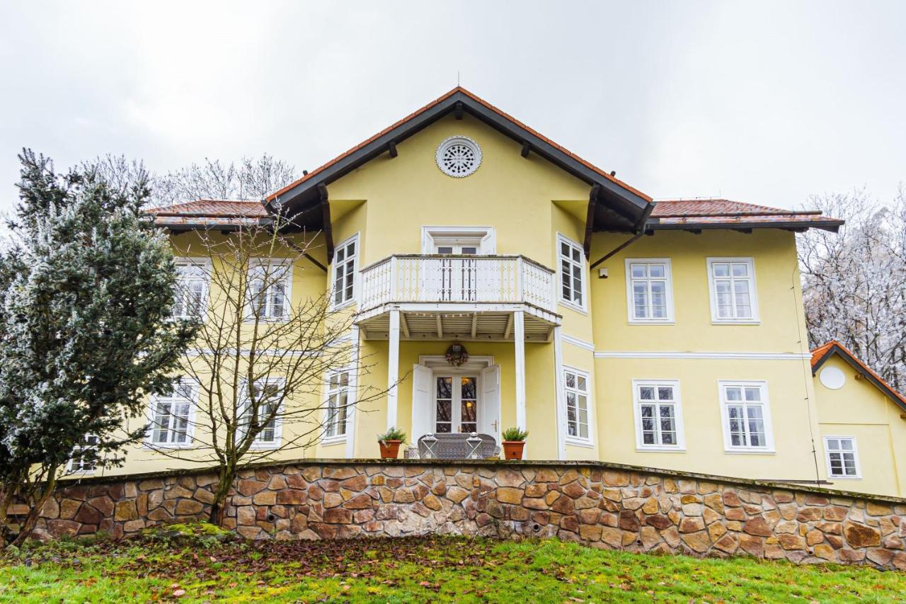 Lovecky Zamecek Pod Milesovkou Teplitz Exterior foto